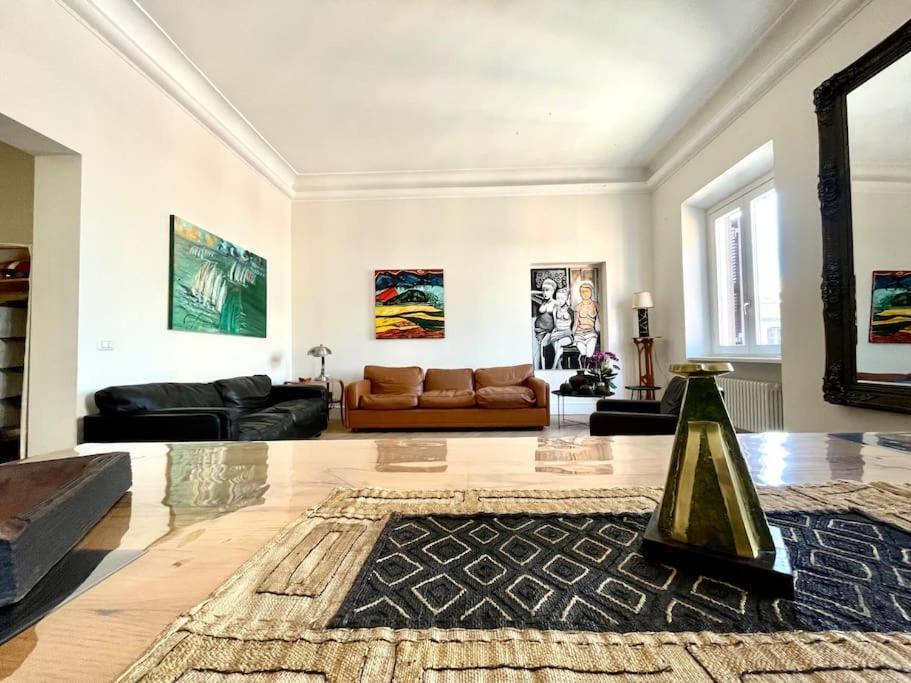 Apartment Gallery Art Flat Near The Colosseum And Domus Aurea