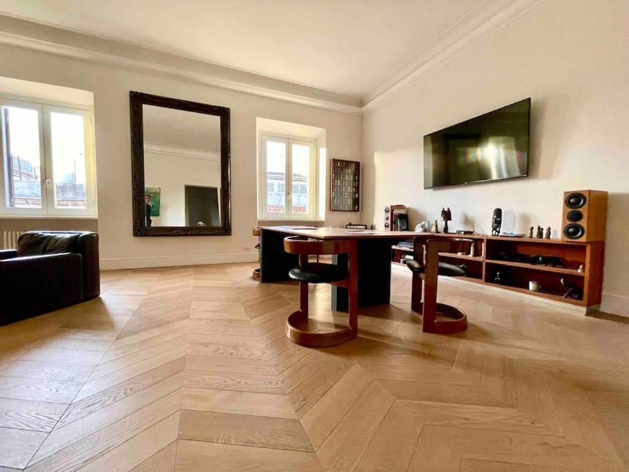 Gallery Art Flat Near The Colosseum And Domus Aurea * Rome